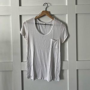 Active USA White Pocket Top Size Mediun